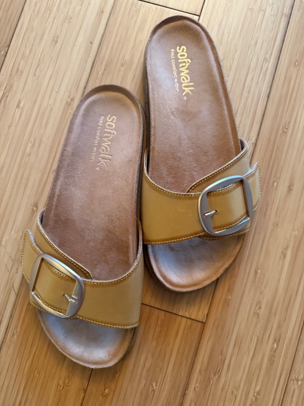 Softwalk women’s gold sandals